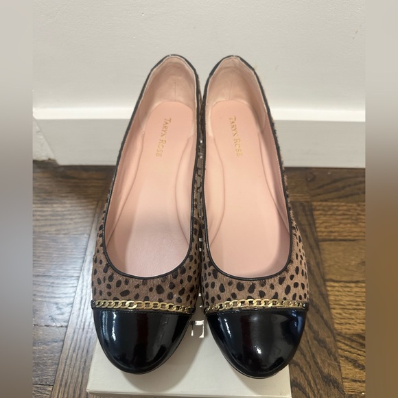 NIB Taryn Rose Leopard Print Ballet Flats with Black Toe Cap - Picture 6 of 7